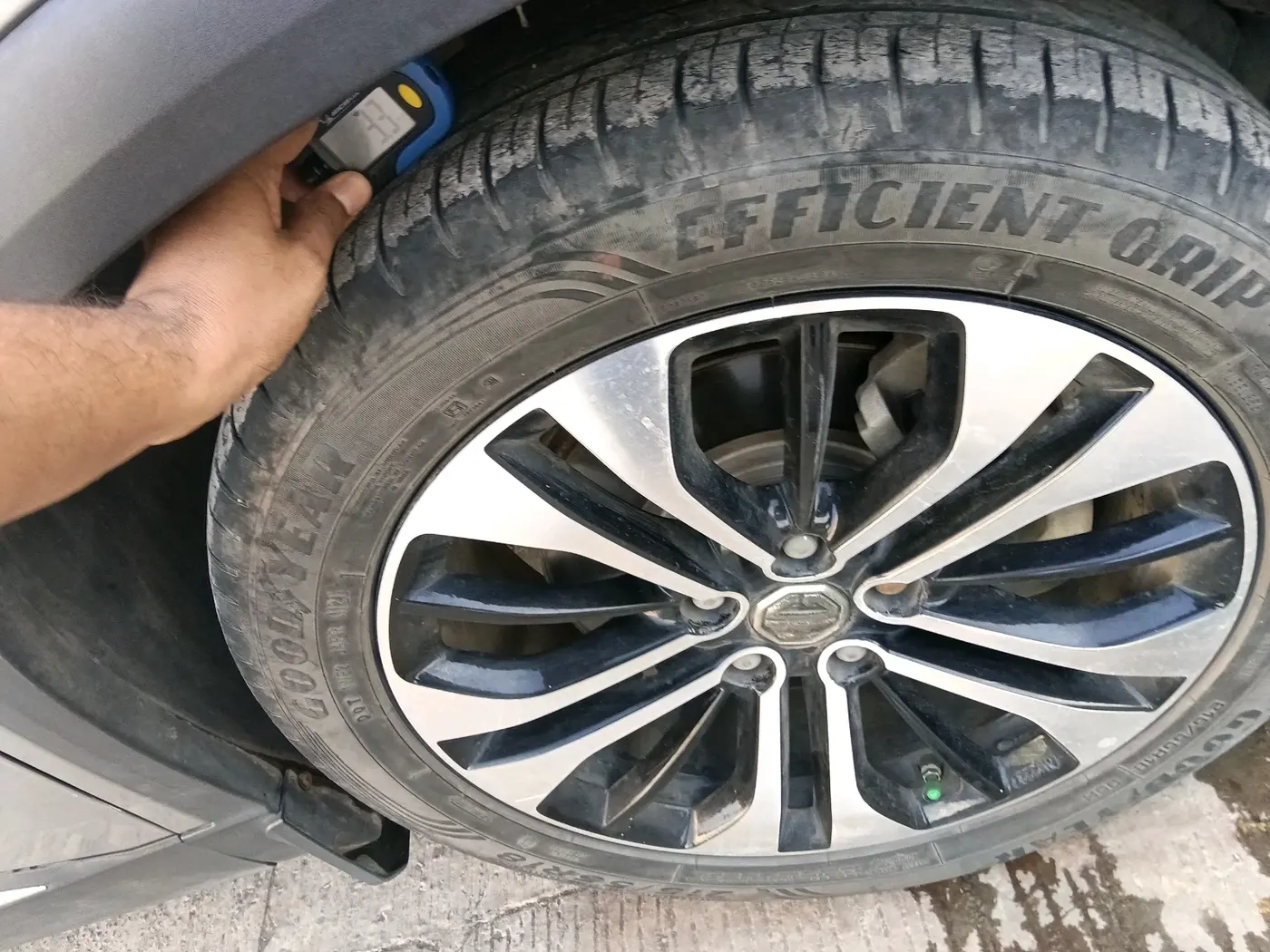 2021 MG HECTOR SHARP 1.5 PETROL CVT, Petrol, Automatic, 53,118 km, tyre