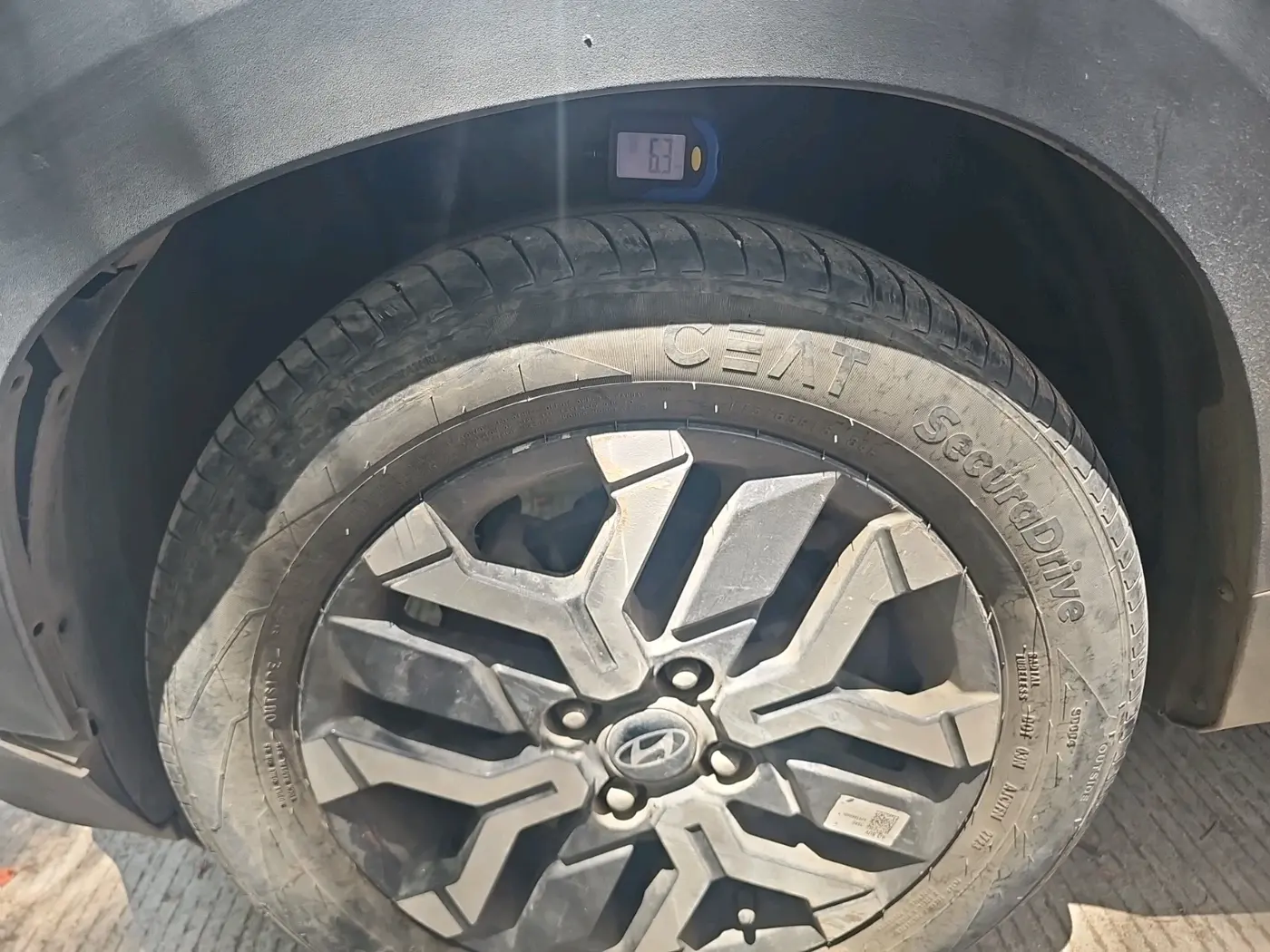2023 Hyundai EXTER SX(O) 1.2 AMT, Petrol, Automatic, 11,306 km, tyre