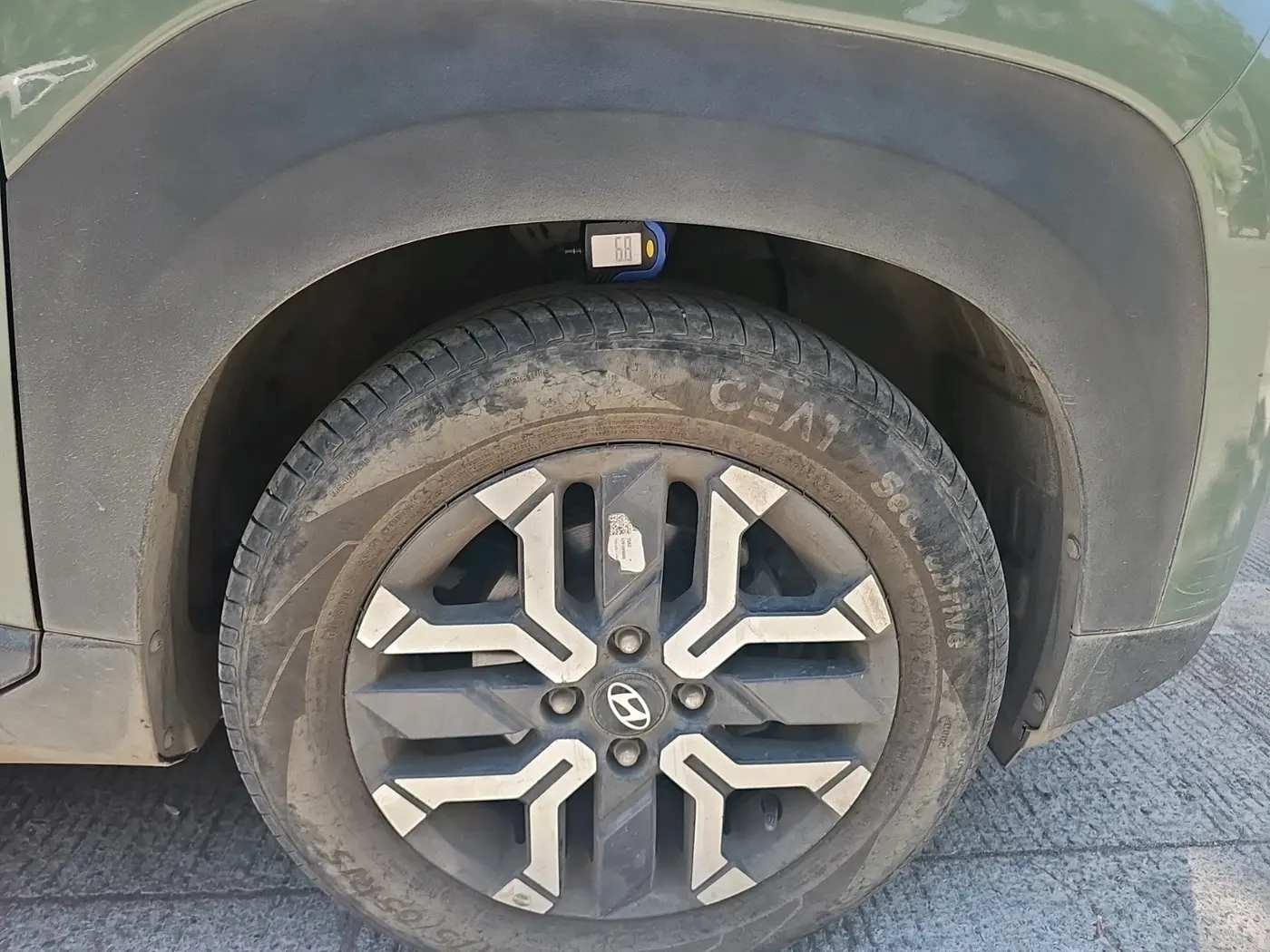2023 Hyundai EXTER SX(O) 1.2 AMT, Petrol, Automatic, 11,306 km, tyre