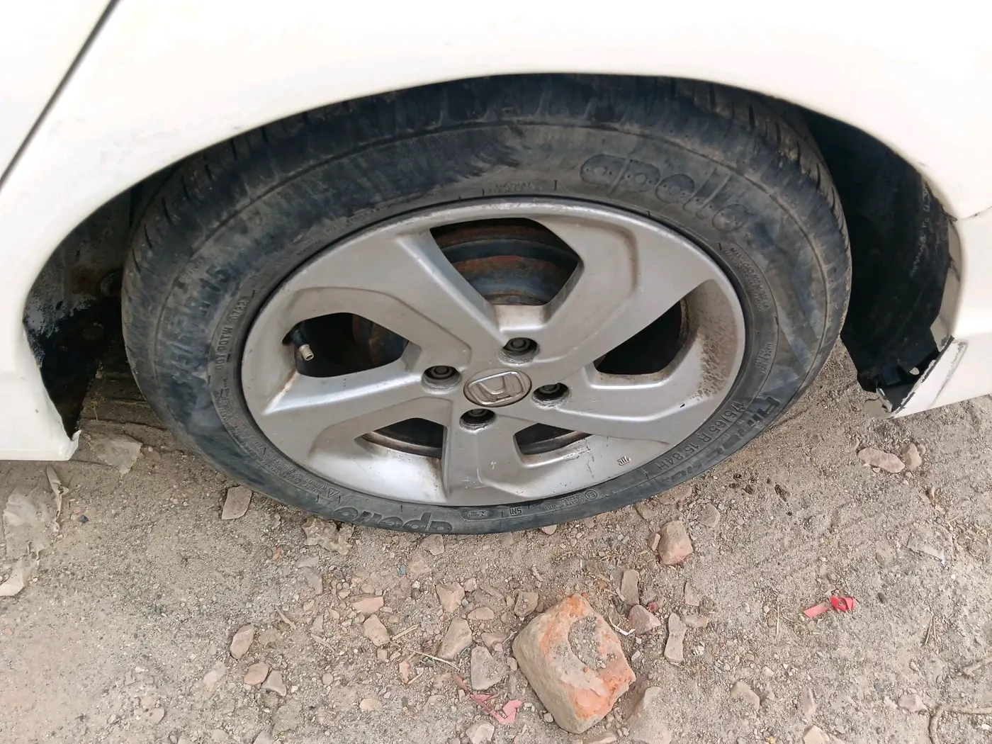 2015 Honda City 1.5L I-VTEC SV, CNG, Manual, 95,083 km, tyre