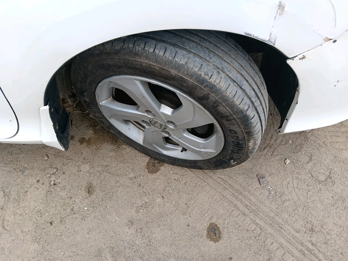 2015 Honda City 1.5L I-VTEC SV, CNG, Manual, 95,083 km, tyre