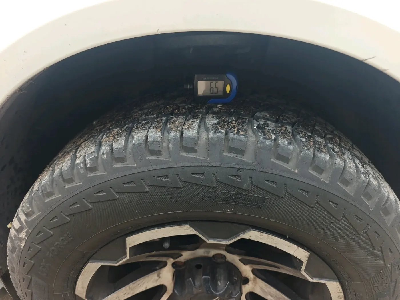 2017 Mahindra XUV500 W4, Diesel, Manual, 1,38,188 km, tyre