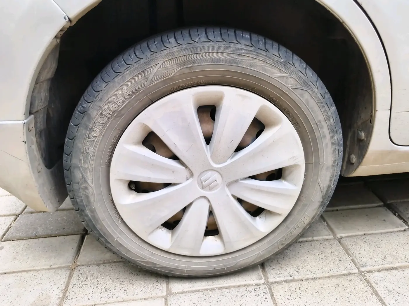 2016 Maruti Ertiga VXI, Petrol, Manual, 1,34,626 km, tyre