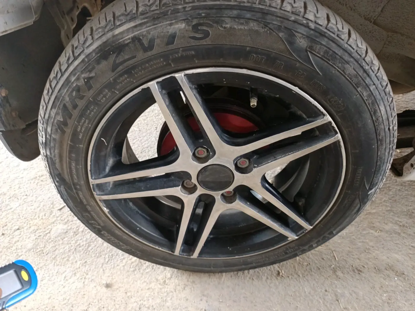 2016 Maruti Wagon R 1.0 VXI, CNG, Manual, 88,582 km, tyre