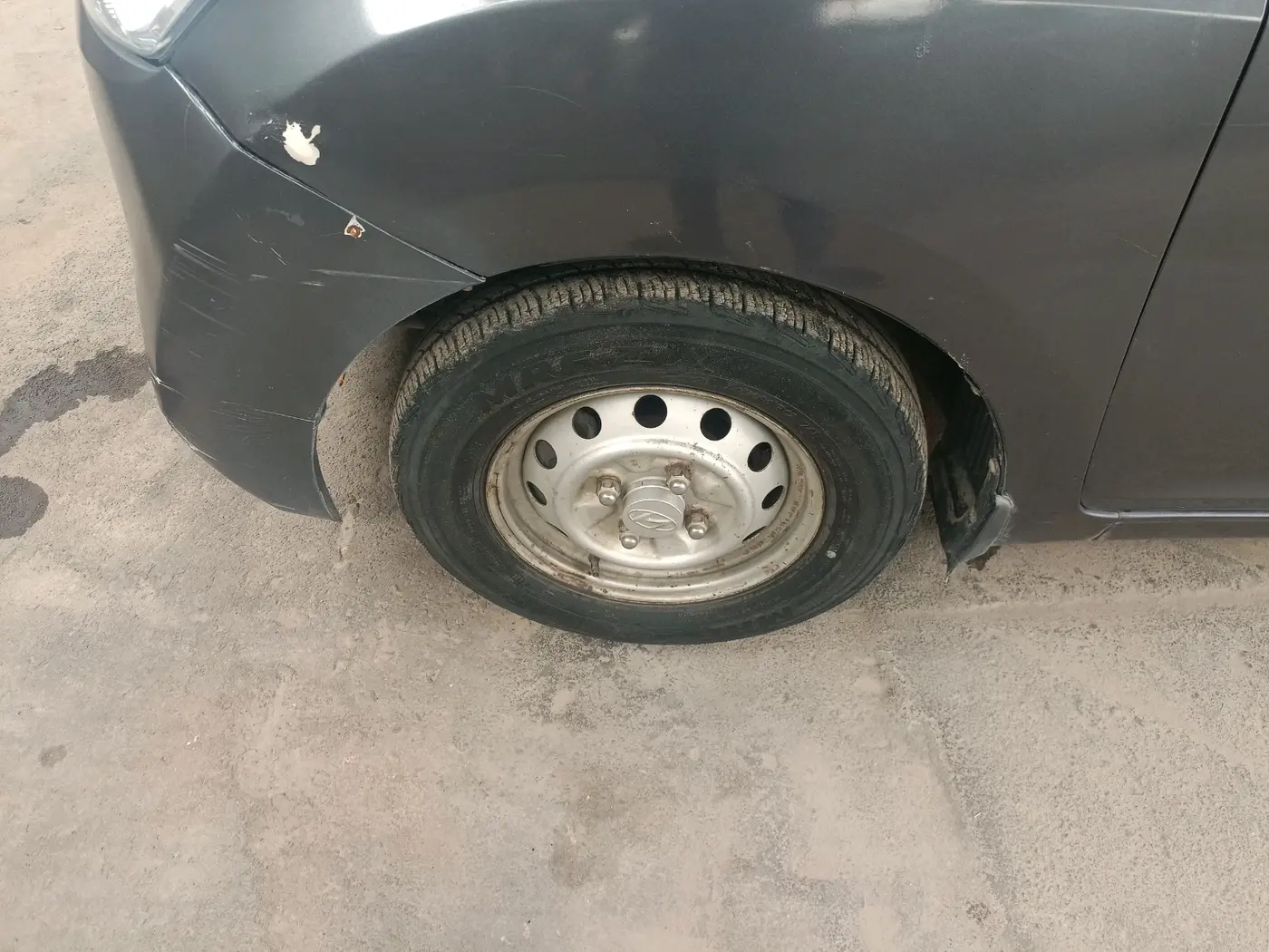 2016 Hyundai Eon ERA + LPG, Petrol, Manual, 1,15,761 km, tyre