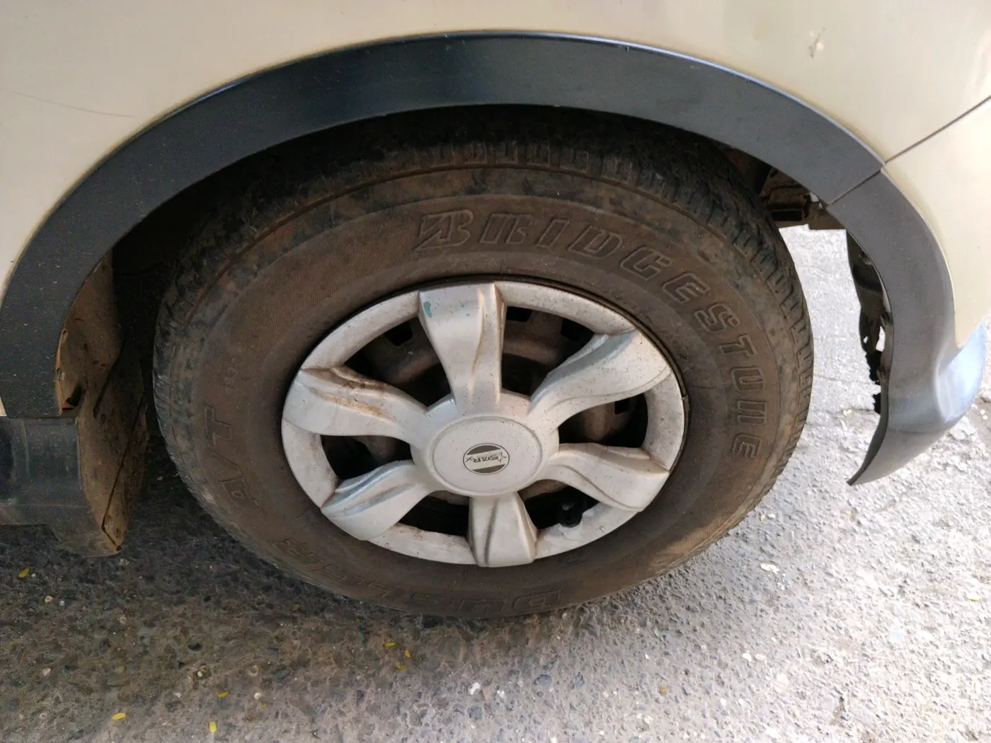 2012 Mahindra Xylo E4, Diesel, Manual, 1,50,288 km, tyre