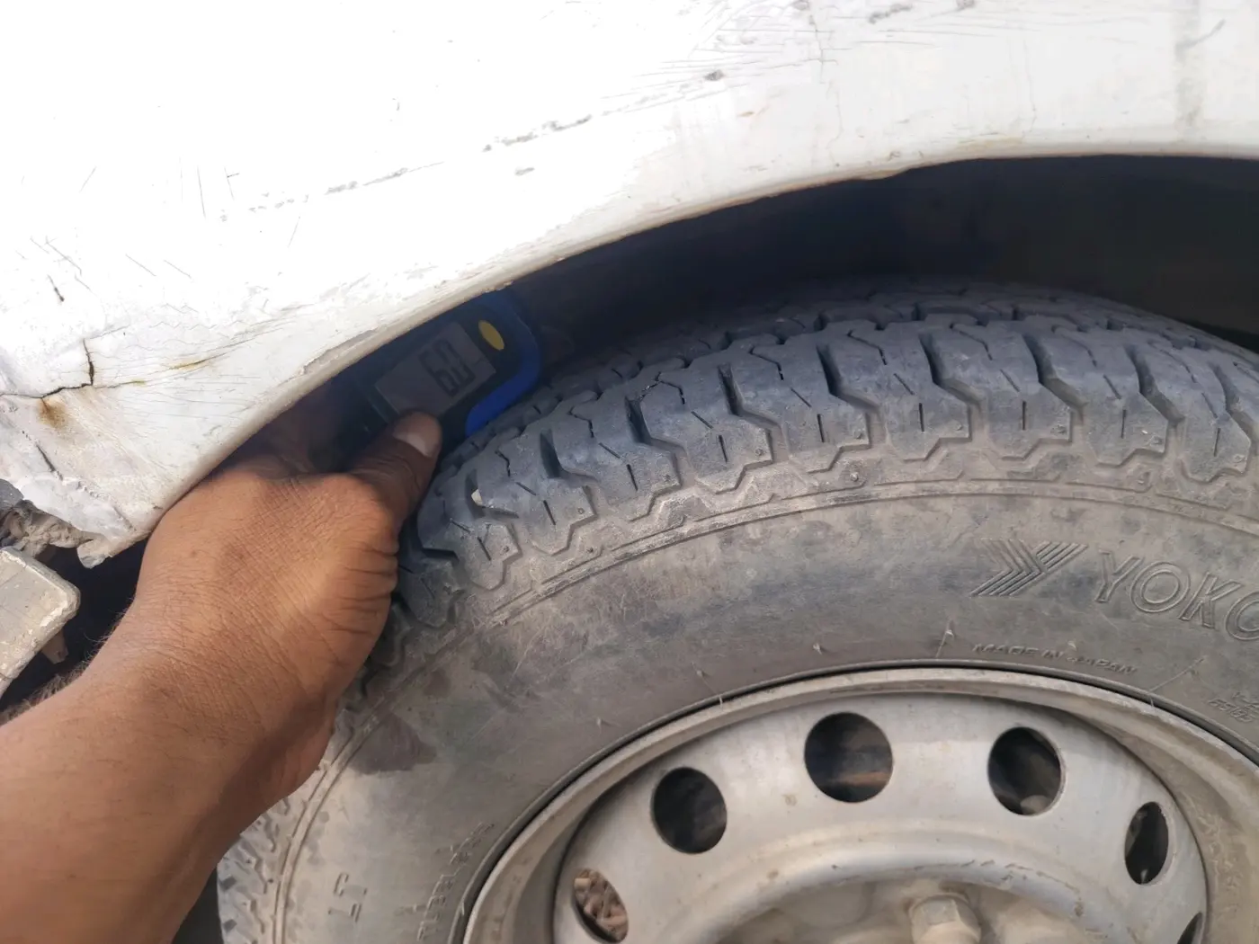 2014 Hyundai Eon D-LITE+, CNG, Manual, 1,07,318 km, tyre
