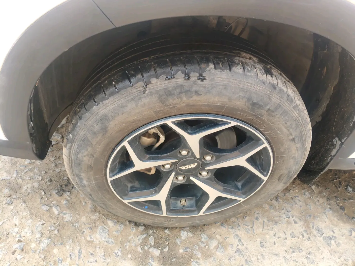 2023 Hyundai VENUE S 1.2, Petrol, Manual, 22,787 km, tyre