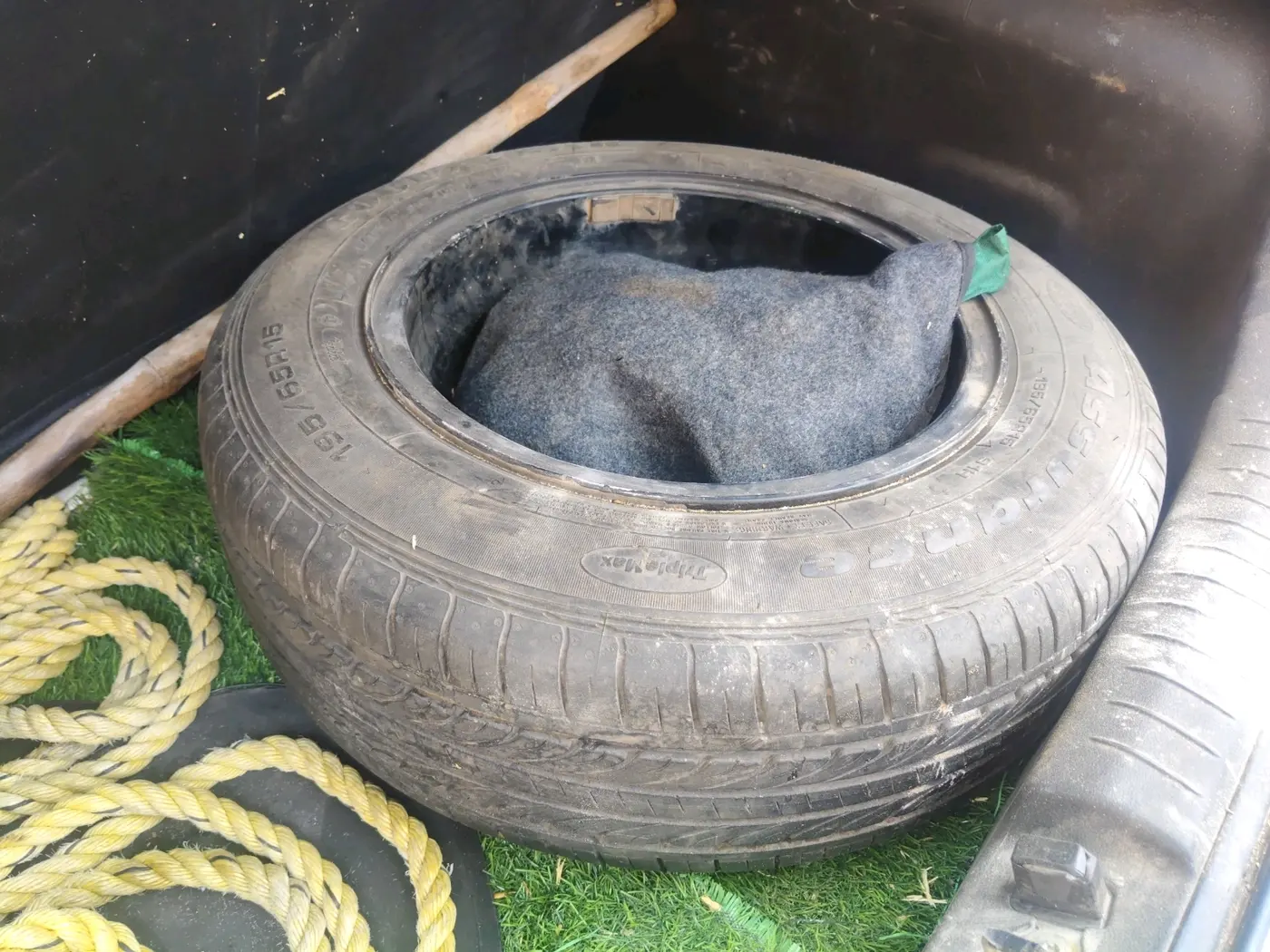 2023 Hyundai VENUE S 1.2, Petrol, Manual, 22,787 km, tyre