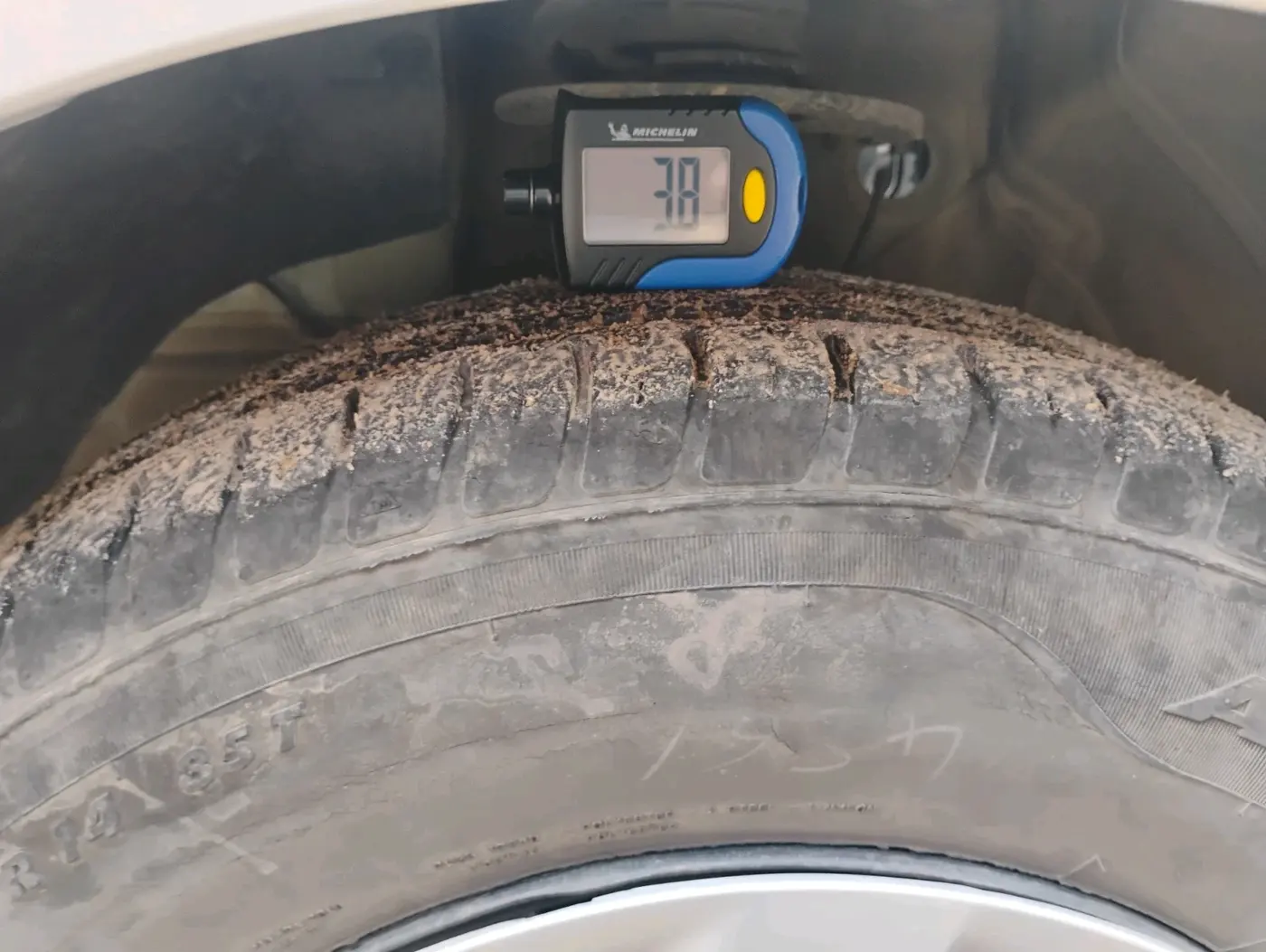 2019 Maruti Swift VXI, Petrol, Manual, 60,025 km, tyre