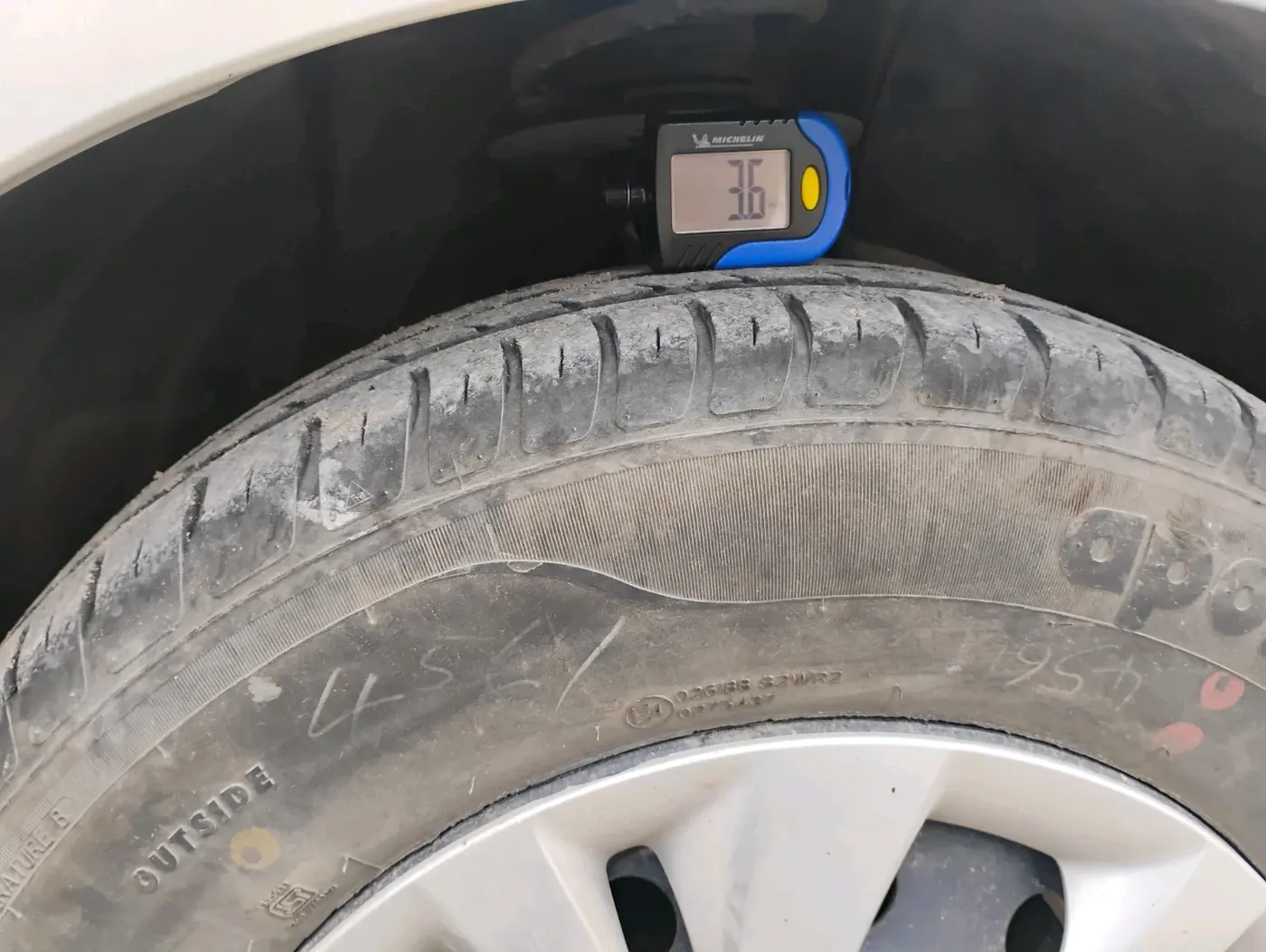 2019 Maruti Swift VXI, Petrol, Manual, 60,025 km, tyre