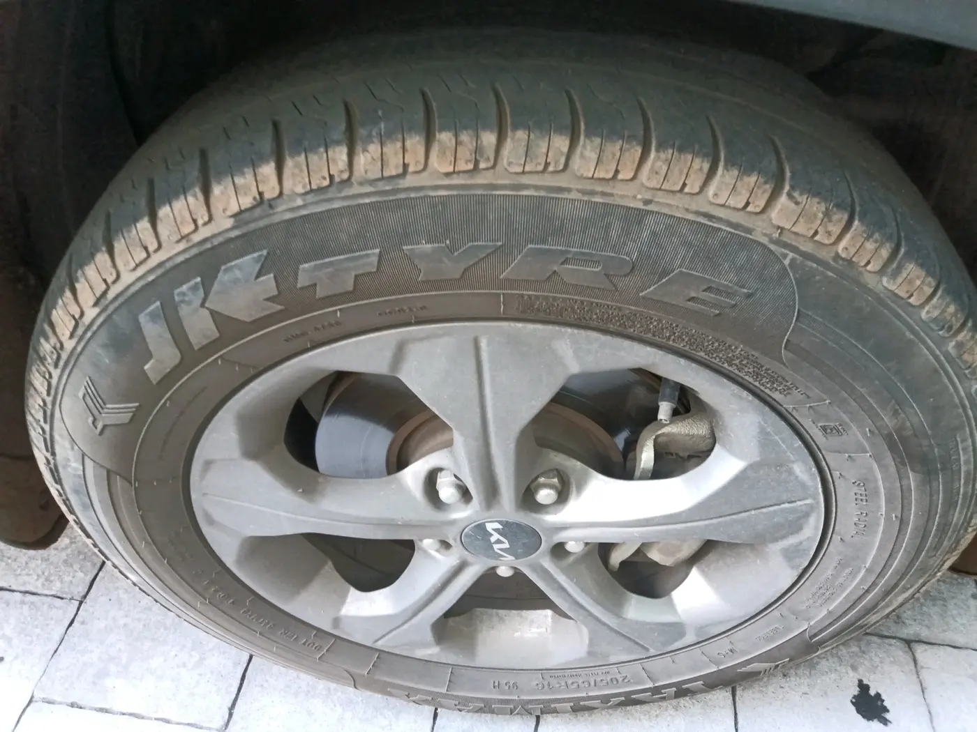 2023 KIA SELTOS HTK PLUS 1.5 DIESEL IMT, Diesel, Manual, 1,25,320 km, tyre