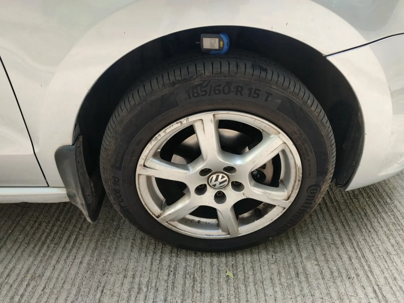 2013 Volkswagen Vento HIGHLINE DIESEL 1.6, Diesel, Manual, 1,55,114 km, tyre
