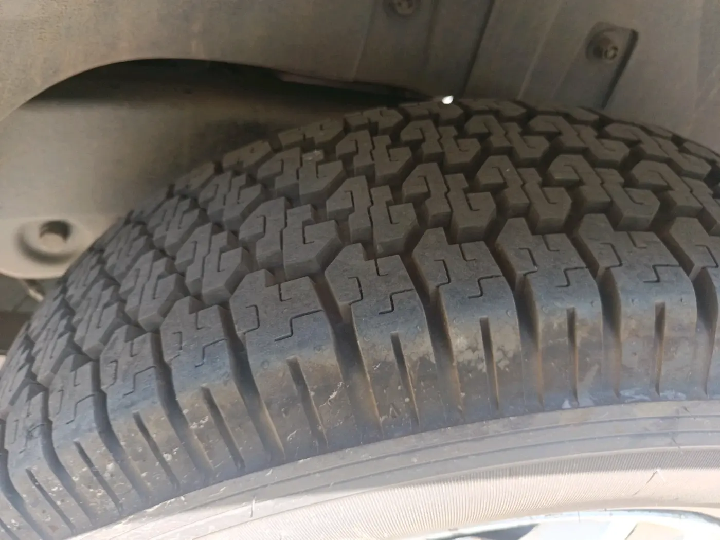 2016 Mahindra TUV300 T8, Diesel, Manual, 1,88,537 km, tyre