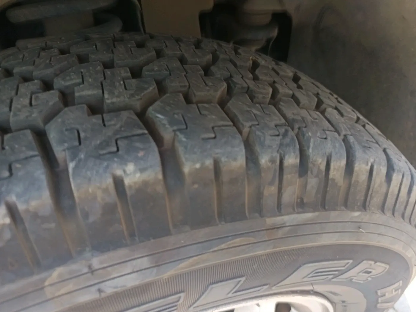 2016 Mahindra TUV300 T8, Diesel, Manual, 1,88,537 km, tyre
