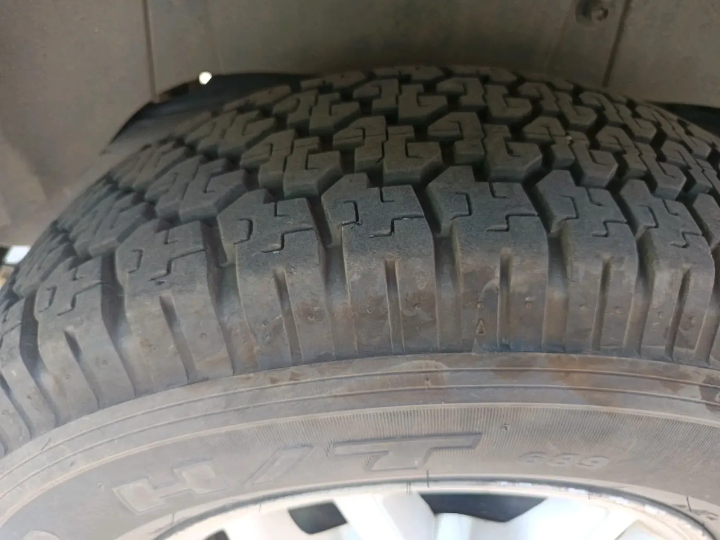 2016 Mahindra TUV300 T8, Diesel, Manual, 1,88,537 km, tyre