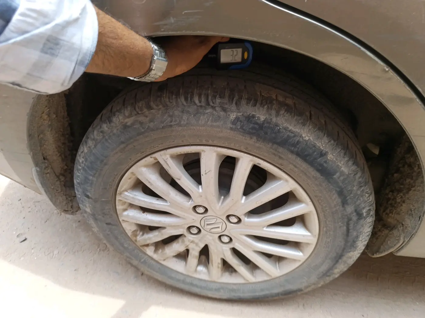 2020 Maruti Dzire ZXI, Petrol, Manual, 65,222 km, tyre