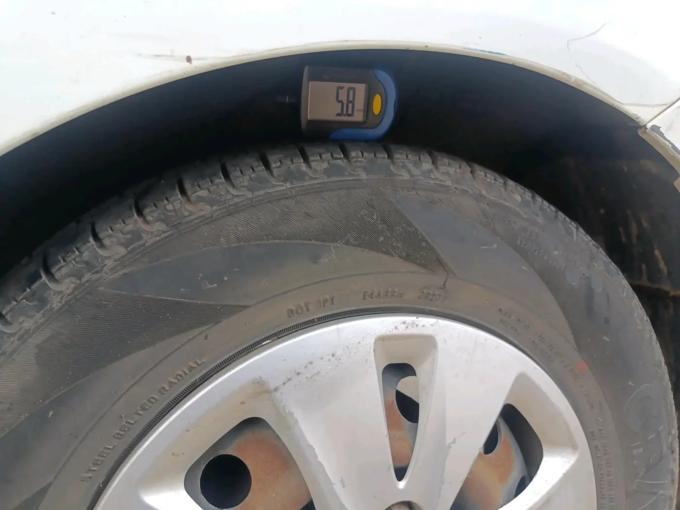 2011 Hyundai i10 MAGNA 1.1, CNG, Manual, 1,19,979 km, tyre