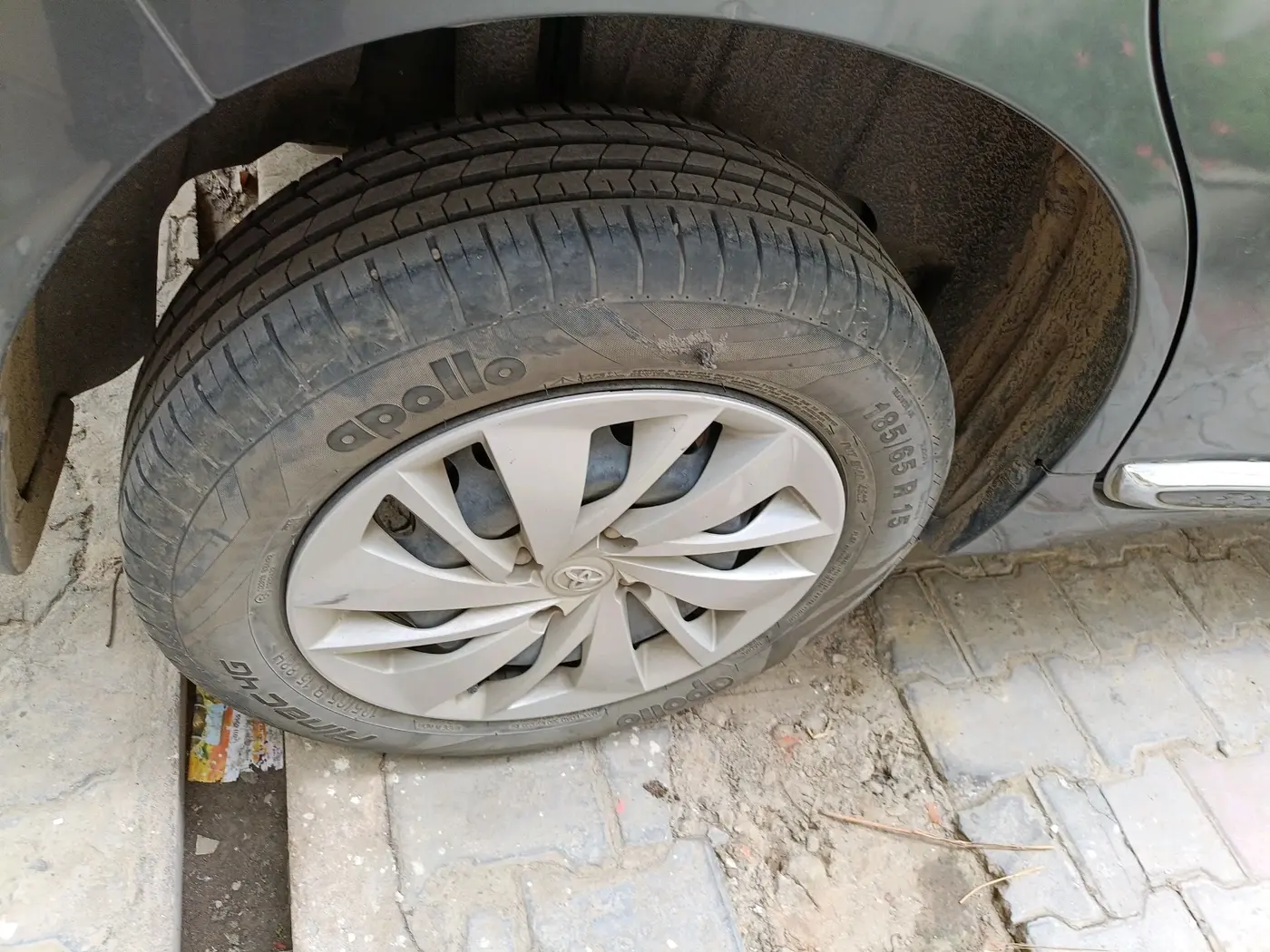 2022 Toyota Glanza E, Petrol, Manual, 25,391 km, tyre