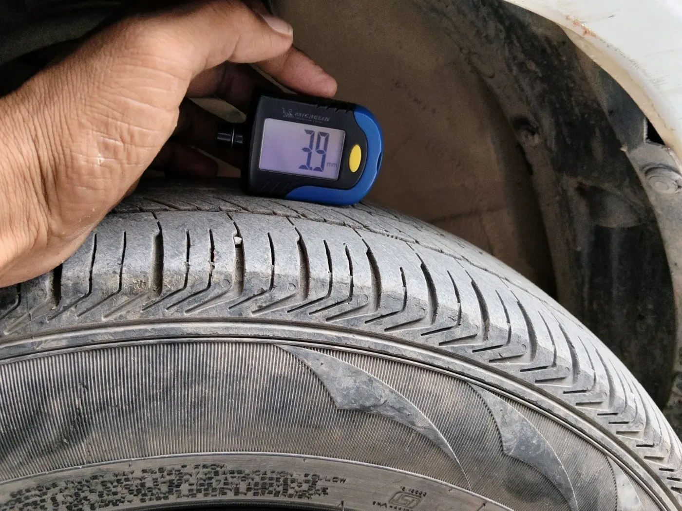 2012 Maruti Ritz VXI, Petrol, Manual, 1,20,225 km, tyre