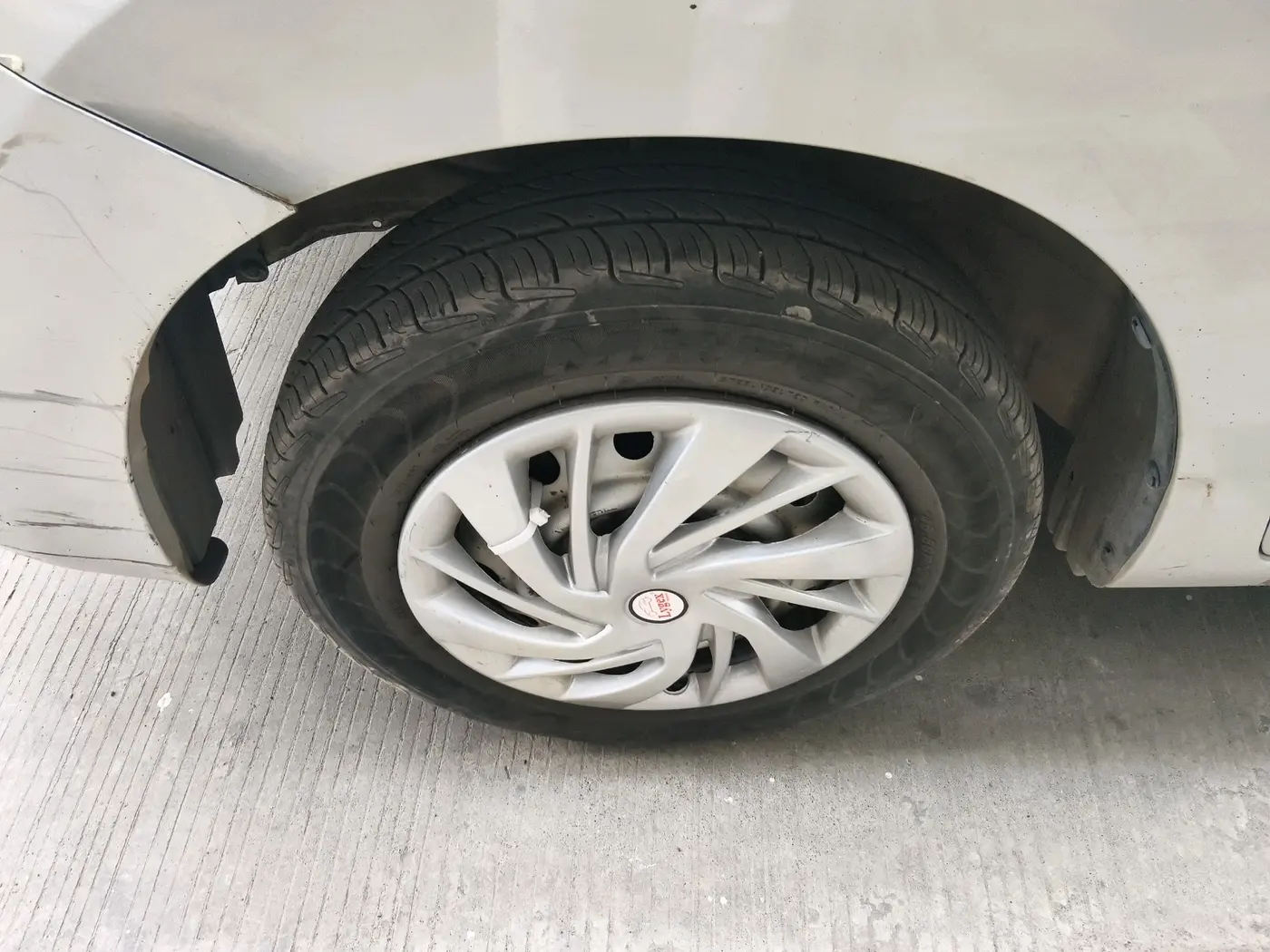 2012 Maruti Wagon R 1.0 LXI CNG, CNG, Manual, 97,798 km, tyre