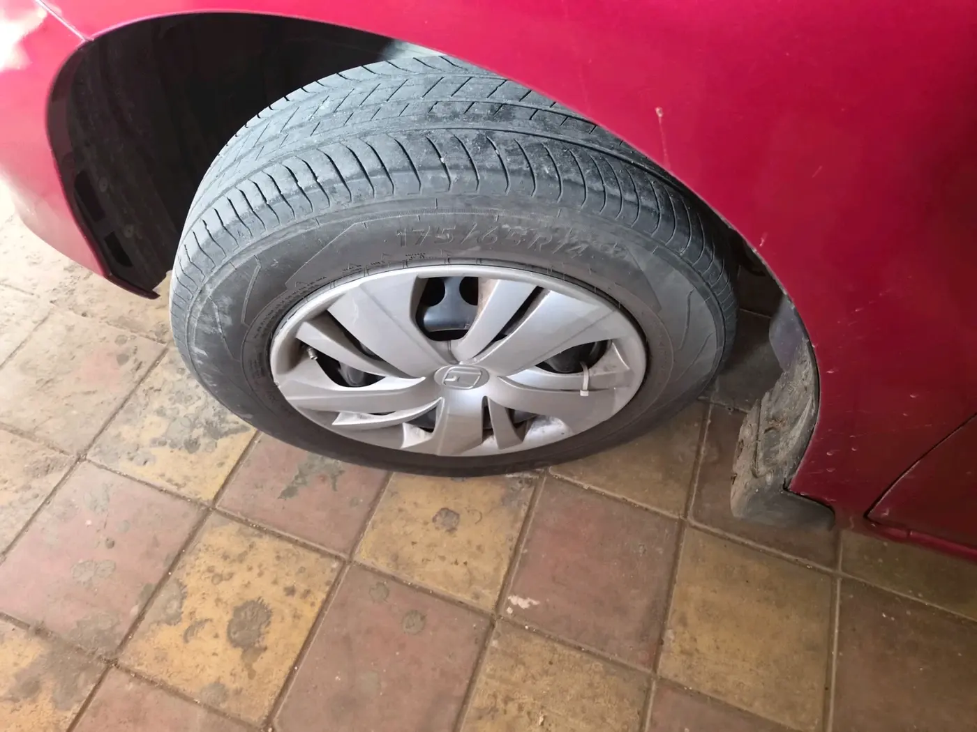 2019 Honda Amaze 1.2L I-VTEC S, Petrol, Manual, 1,28,029 km, tyre