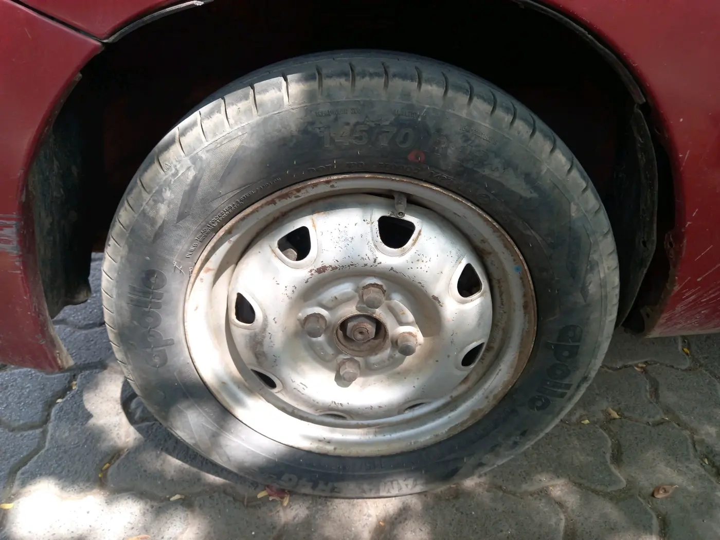 2011 Maruti Zen Estilo LXI, Petrol, Manual, 52,067 km, tyre