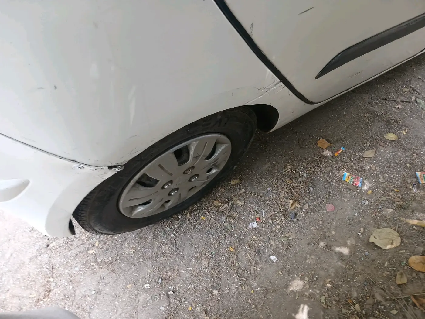 2011 Hyundai i10 MAGNA 1.2, CNG, Manual, 1,35,033 km, tyre