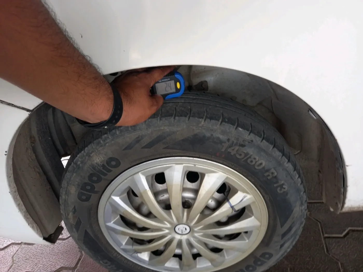 2016 Maruti Wagon R 1.0 LXI, CNG, Manual, 1,15,165 km, tyre