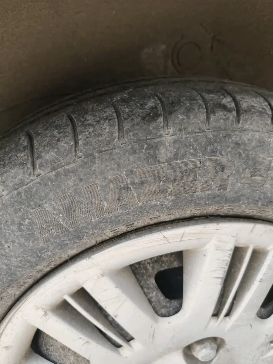 2011 Hyundai Santro Xing GLS, Petrol, Manual, 63,200 km, tyre