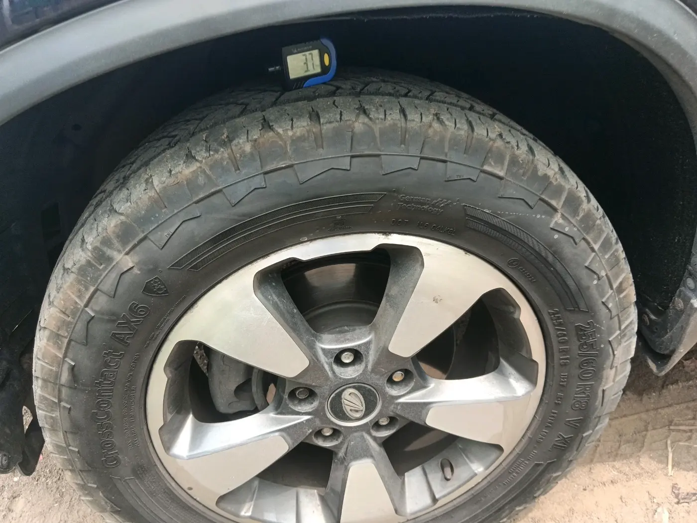 2022 Mahindra ALTURAS G4 4WD AT, Diesel, Automatic, 1,05,840 km, tyre