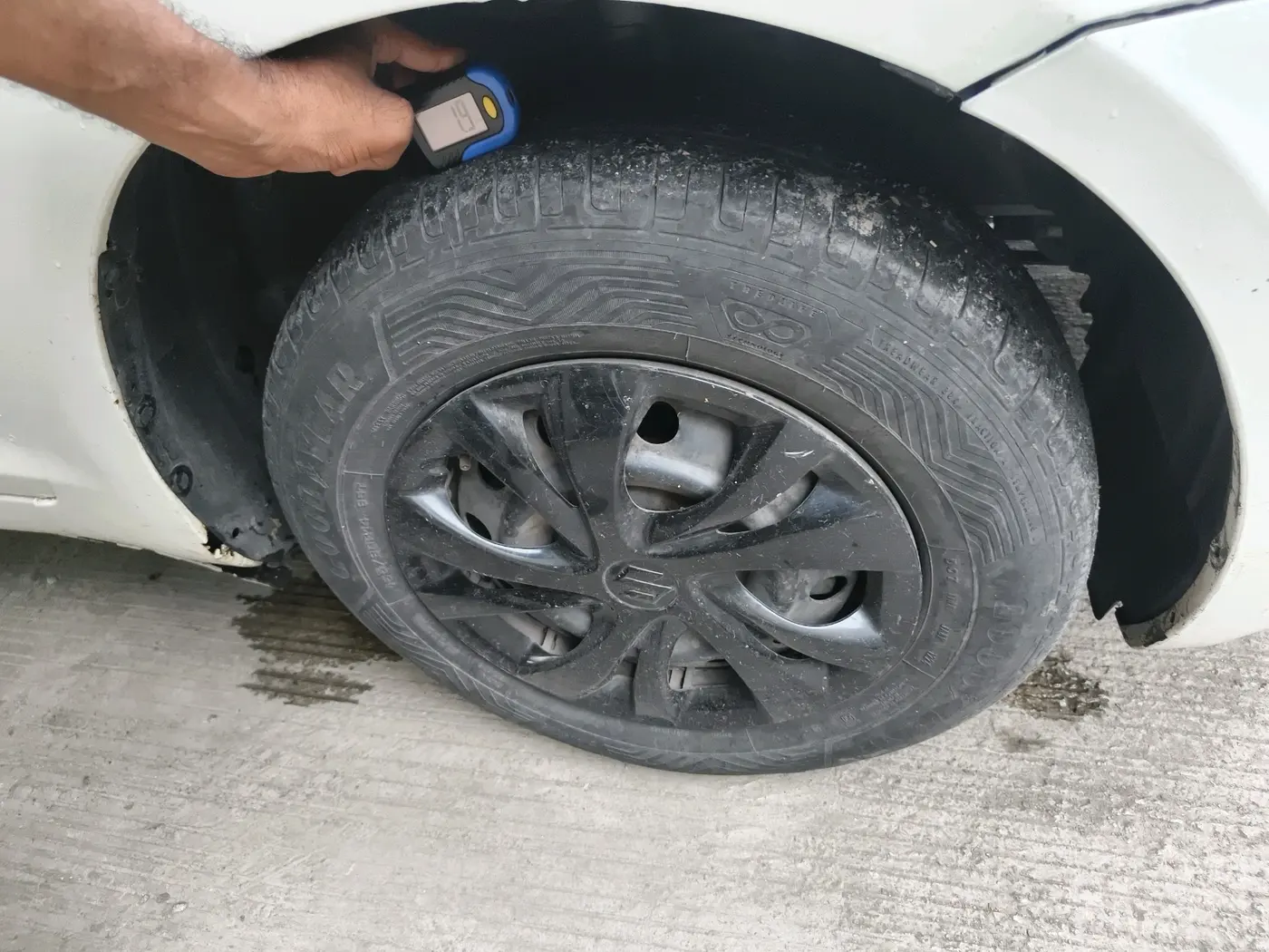 2014 Maruti Swift VDI, Diesel, Manual, 1,60,253 km, tyre