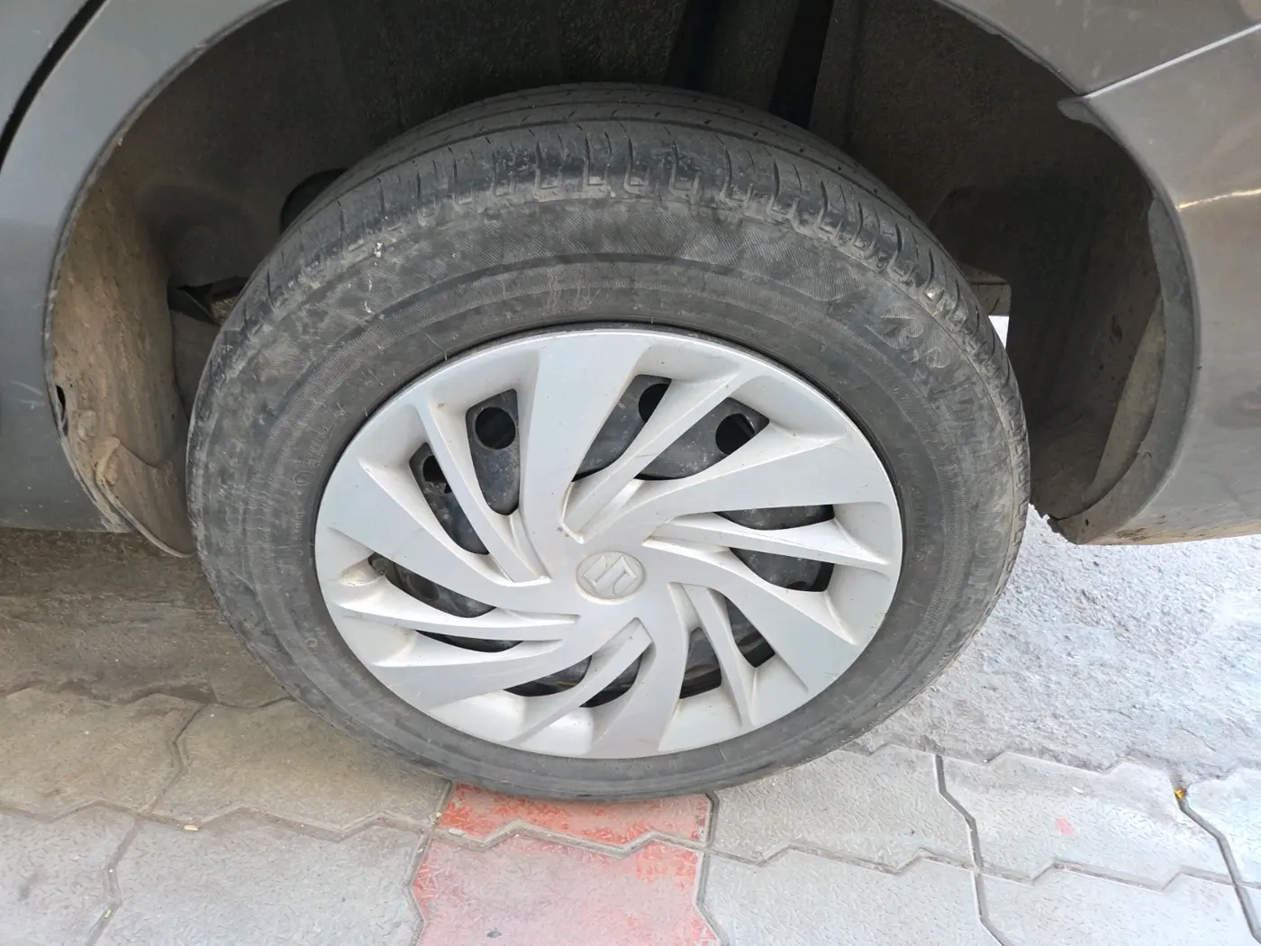 2021 Maruti Ertiga VXI SHVS, Petrol, Manual, 1,26,724 km, tyre