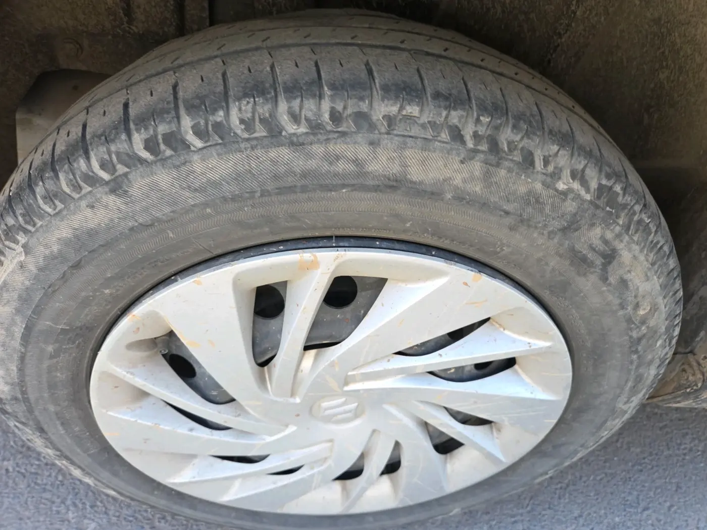 2021 Maruti Ertiga VXI SHVS, Petrol, Manual, 1,26,724 km, tyre