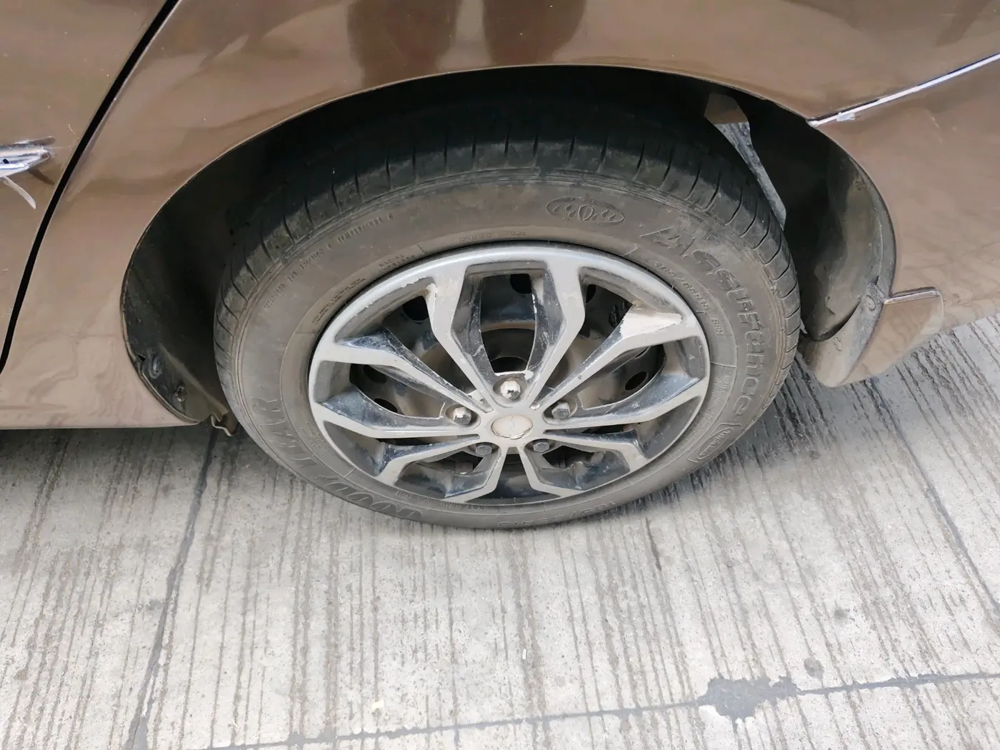 2016 Maruti Ciaz VXI+, Petrol, Manual, 87,874 km, tyre