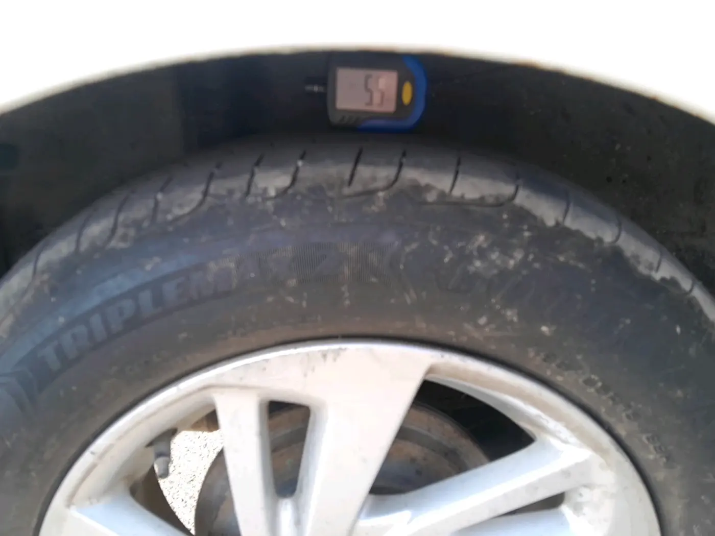 2016 Honda Jazz 1.2L I-VTEC V AT, CNG, Automatic, 1,23,400 km, tyre
