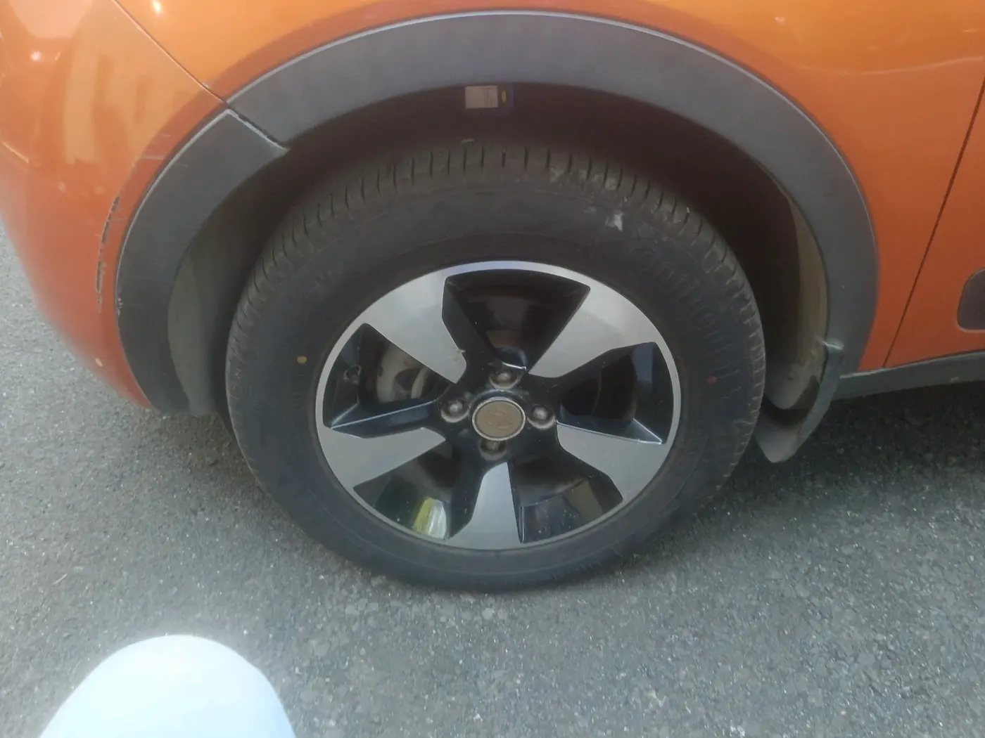 2019 Tata NEXON XZA PLUS PETROL DUAL TONE, Petrol, Automatic, 61,325 km, tyre