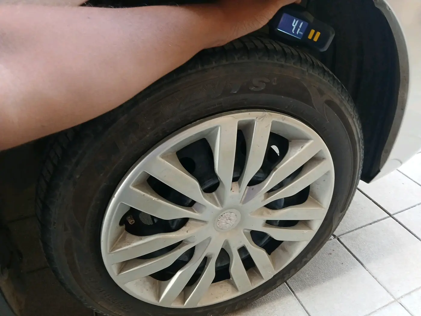 2014 Maruti Wagon R 1.0 VXI, Petrol, Manual, 44,915 km, tyre