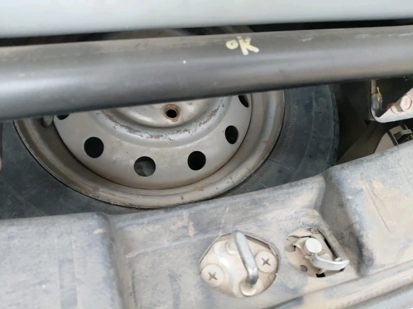2018 Maruti Wagon R 1.0 LXI CNG, CNG, Manual, 1,24,431 km, tyre