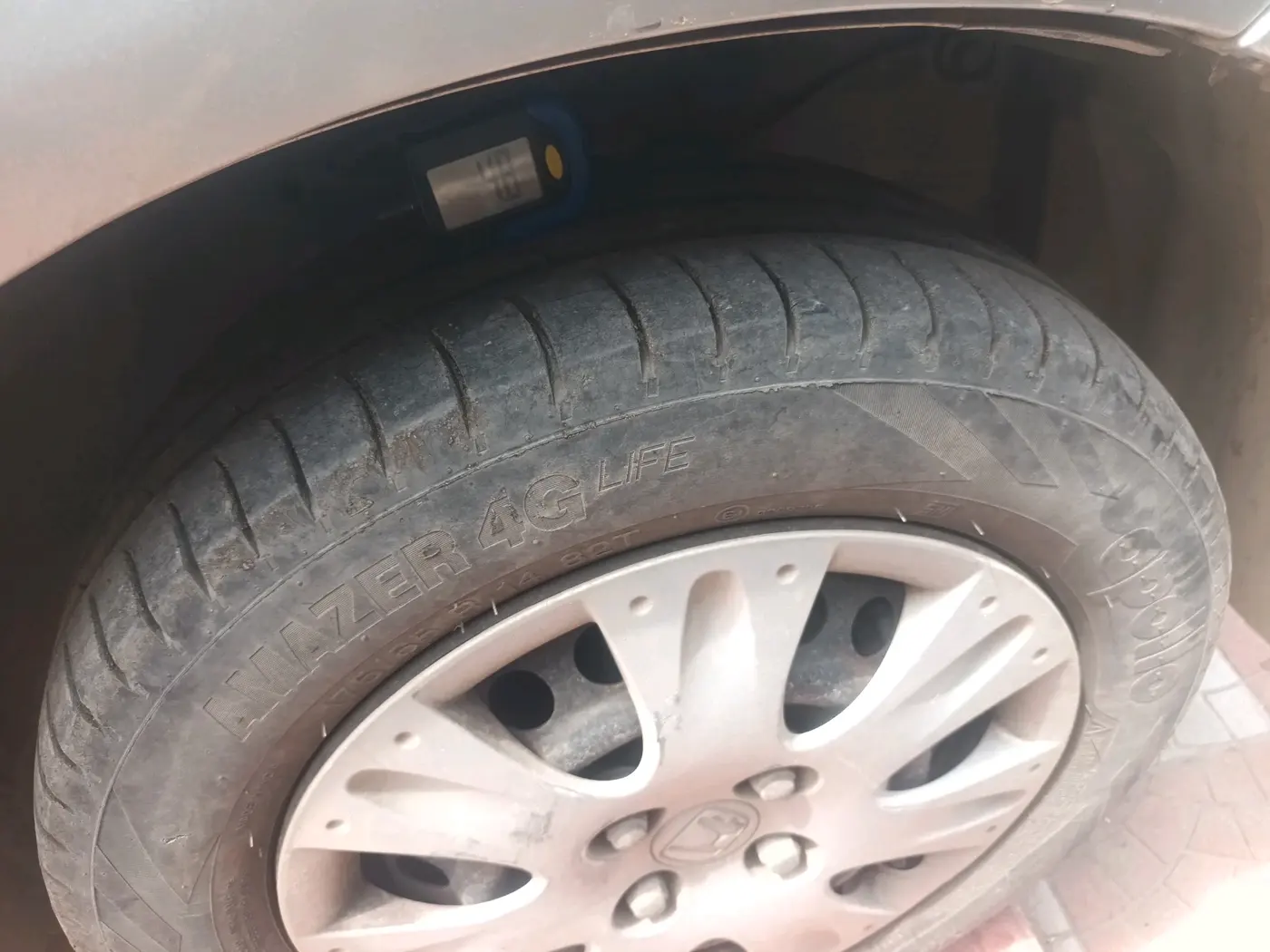 2013 Honda Amaze 1.2L I-VTEC S, Petrol, Manual, 95,752 km, tyre
