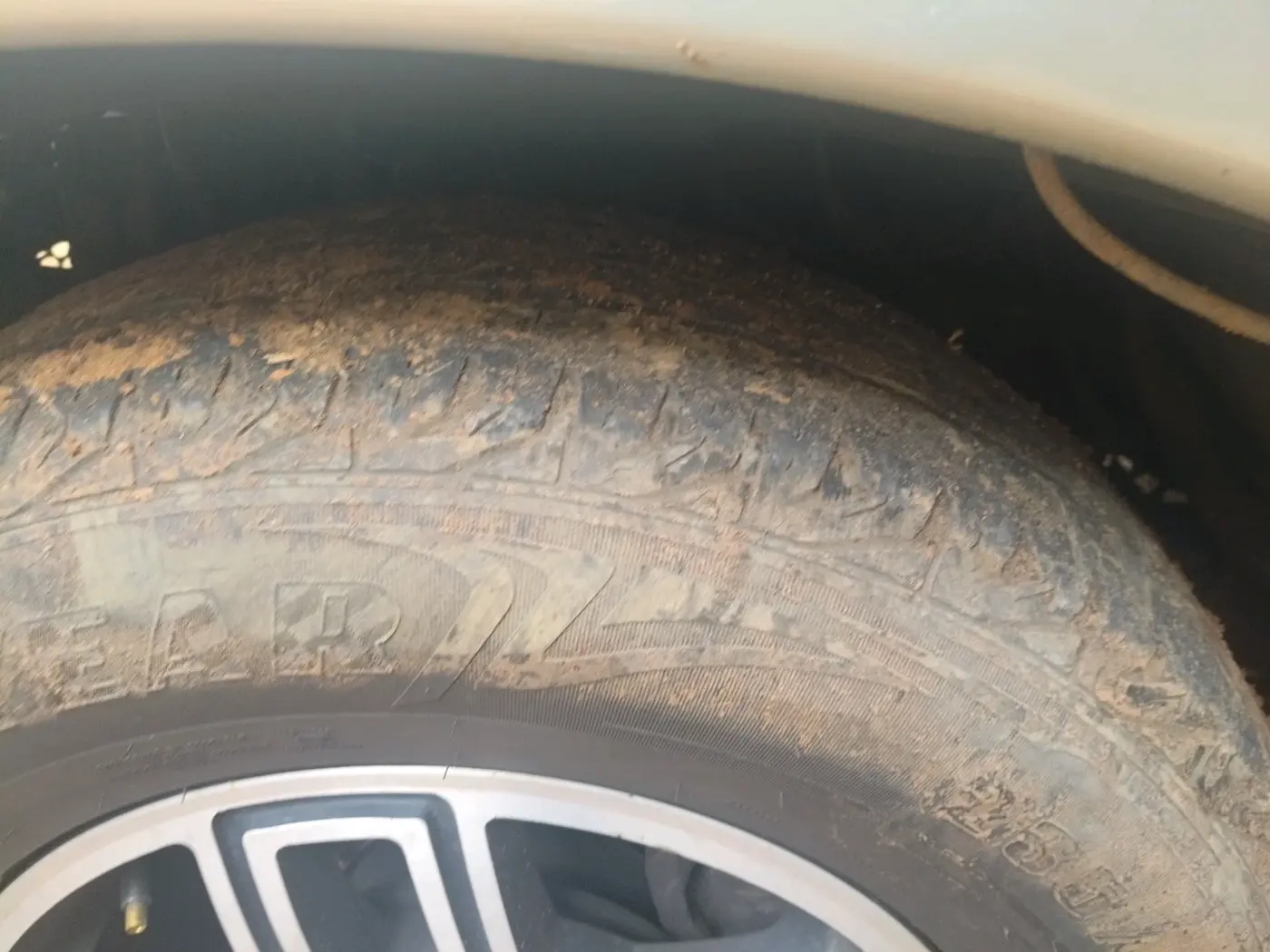 2013 Mahindra Scorpio VLX 2WD AIRBAG BS-III, Diesel, Manual, 1,35,078 km, tyre