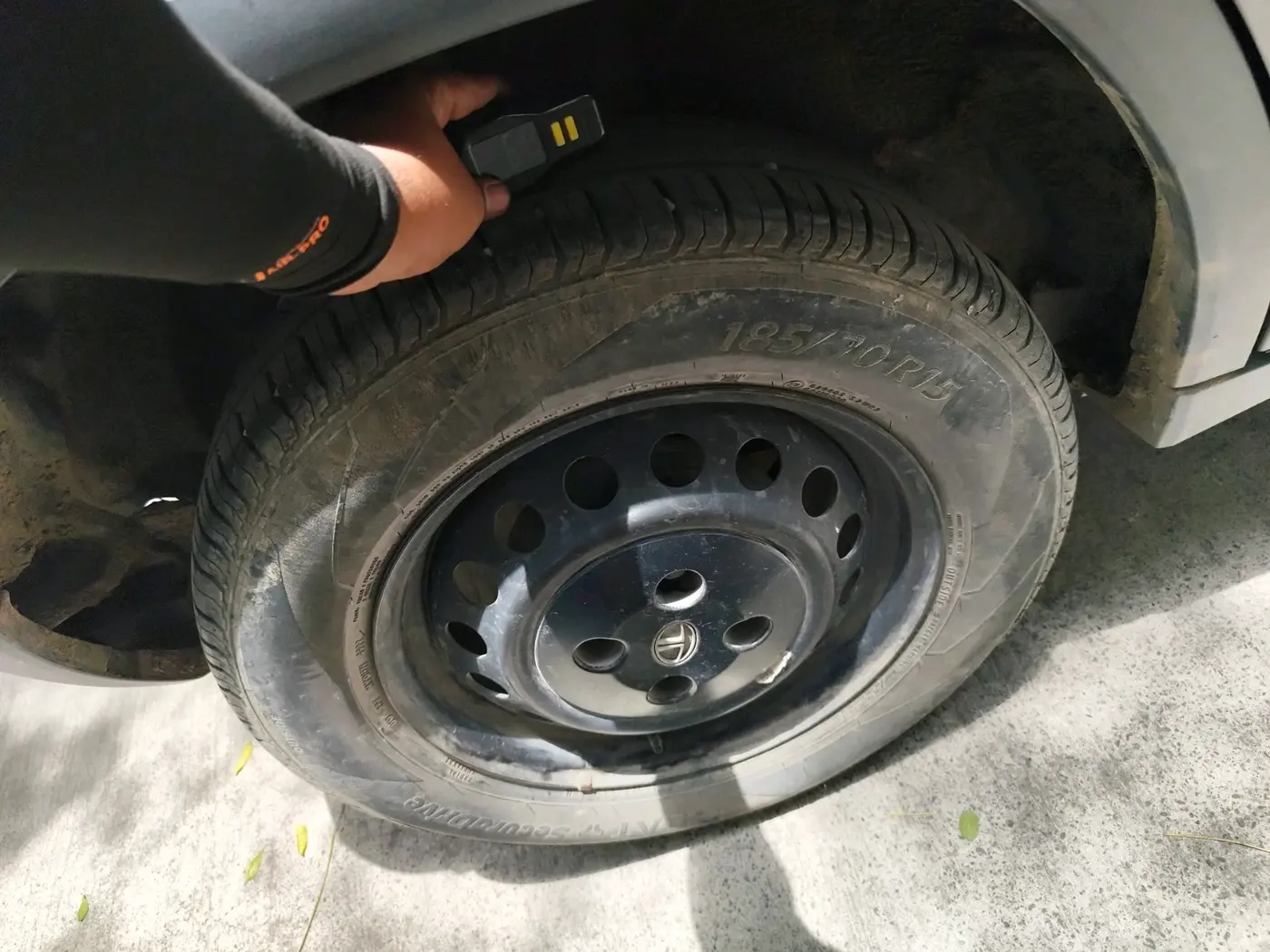 2022 Tata PUNCH PURE MT, Petrol, Manual, 9,952 km, tyre