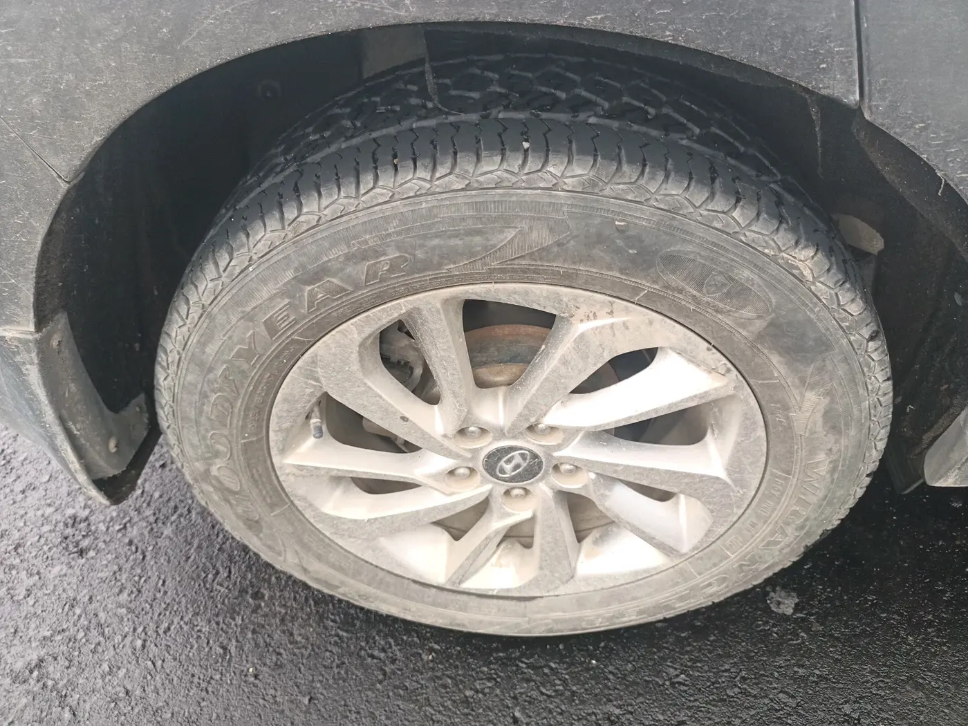 2017 Hyundai Tucson 2WD MT DIESEL, Diesel, Manual, 1,19,658 km, tyre