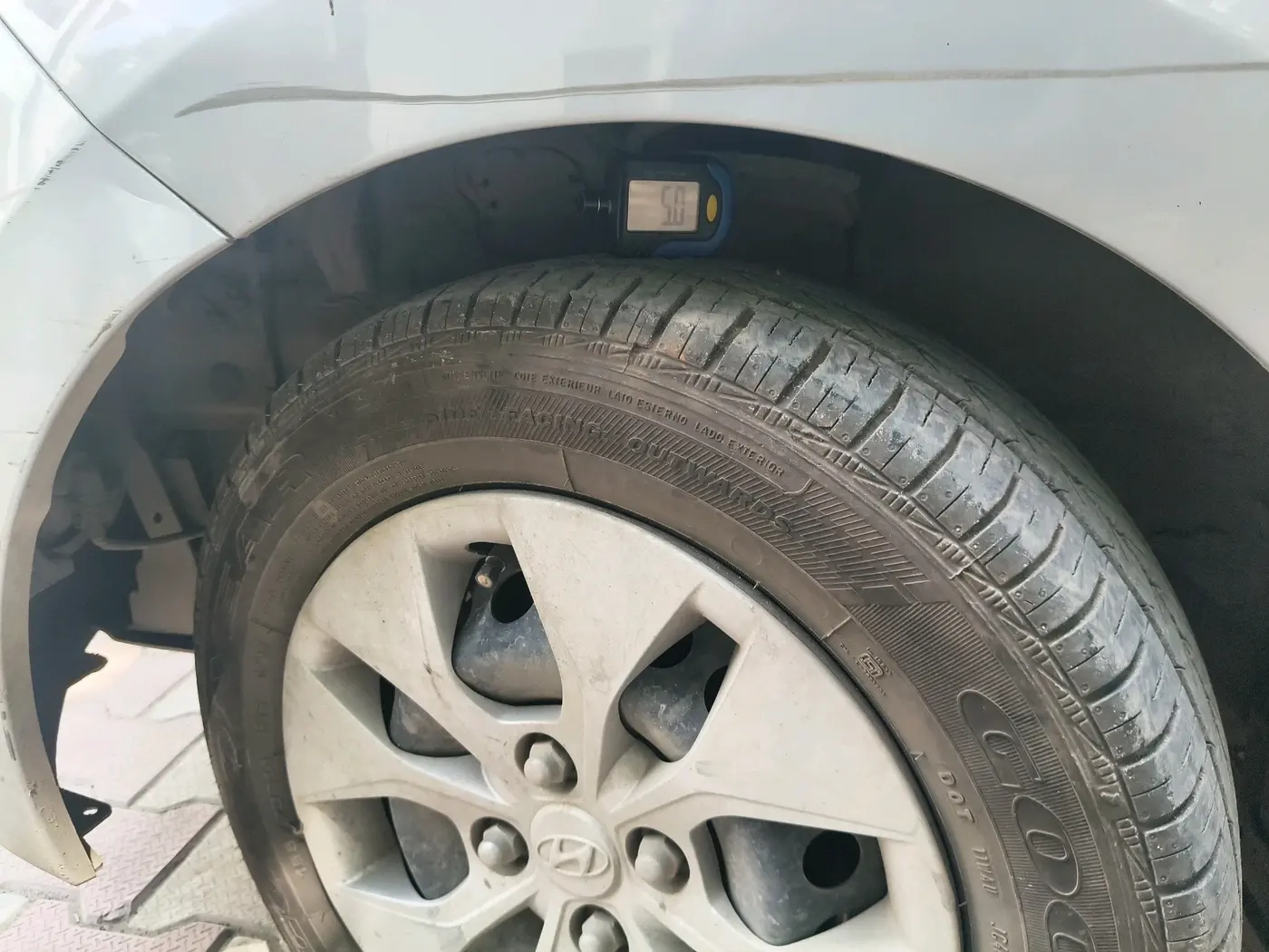 2015 Hyundai Xcent S 1.2, Petrol, Manual, 42,804 km, tyre