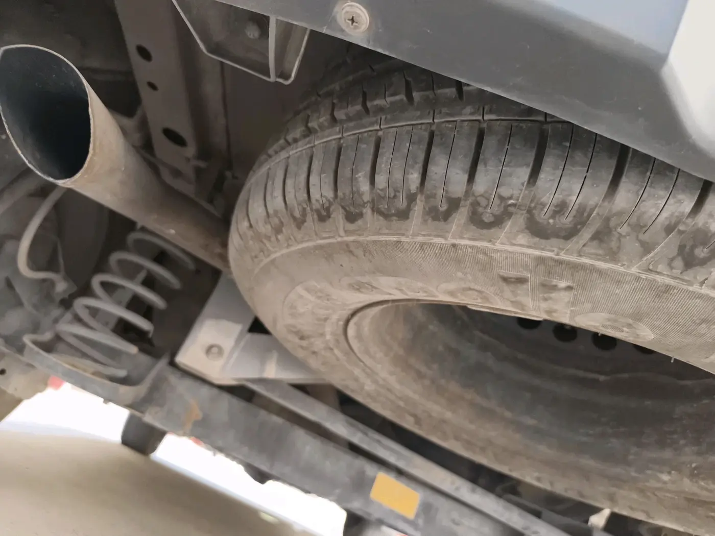 2021 Tata Harrier XMA 2.0L KRYOTEC, Diesel, Automatic, 1,42,540 km, tyre