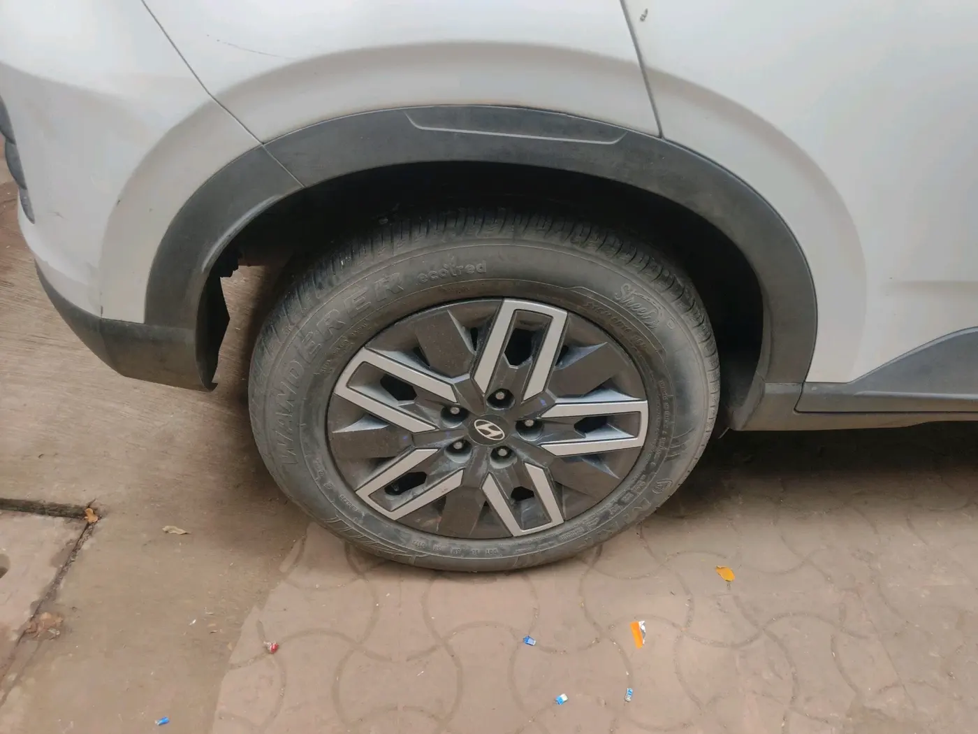 2022 Hyundai VENUE S (O) 1.0 Turbo Petrol DCT, Petrol, Automatic, 53,722 km, tyre