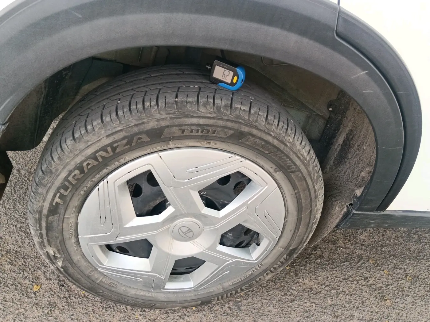2024 Tata NEXON SMART+ 1.2 PETROL, Petrol, Manual, 28,290 km, tyre