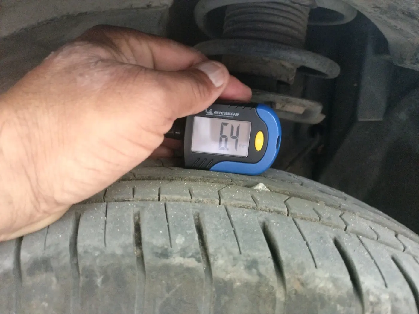 2021 Tata PUNCH ACCOMPLISHED AMT, Petrol, Automatic, 46,617 km, tyre