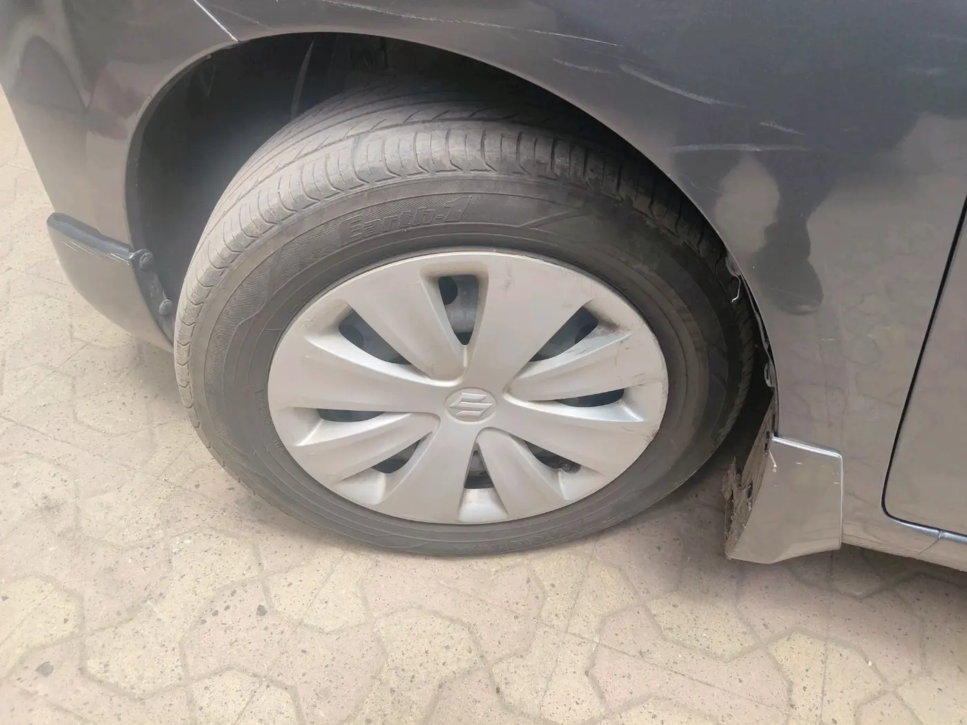 2017 Maruti Ertiga VXI CNG, CNG, Manual, 93,357 km, tyre