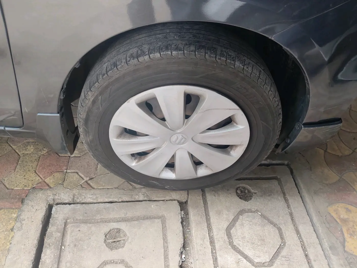 2017 Maruti Ertiga VXI CNG, CNG, Manual, 93,357 km, tyre